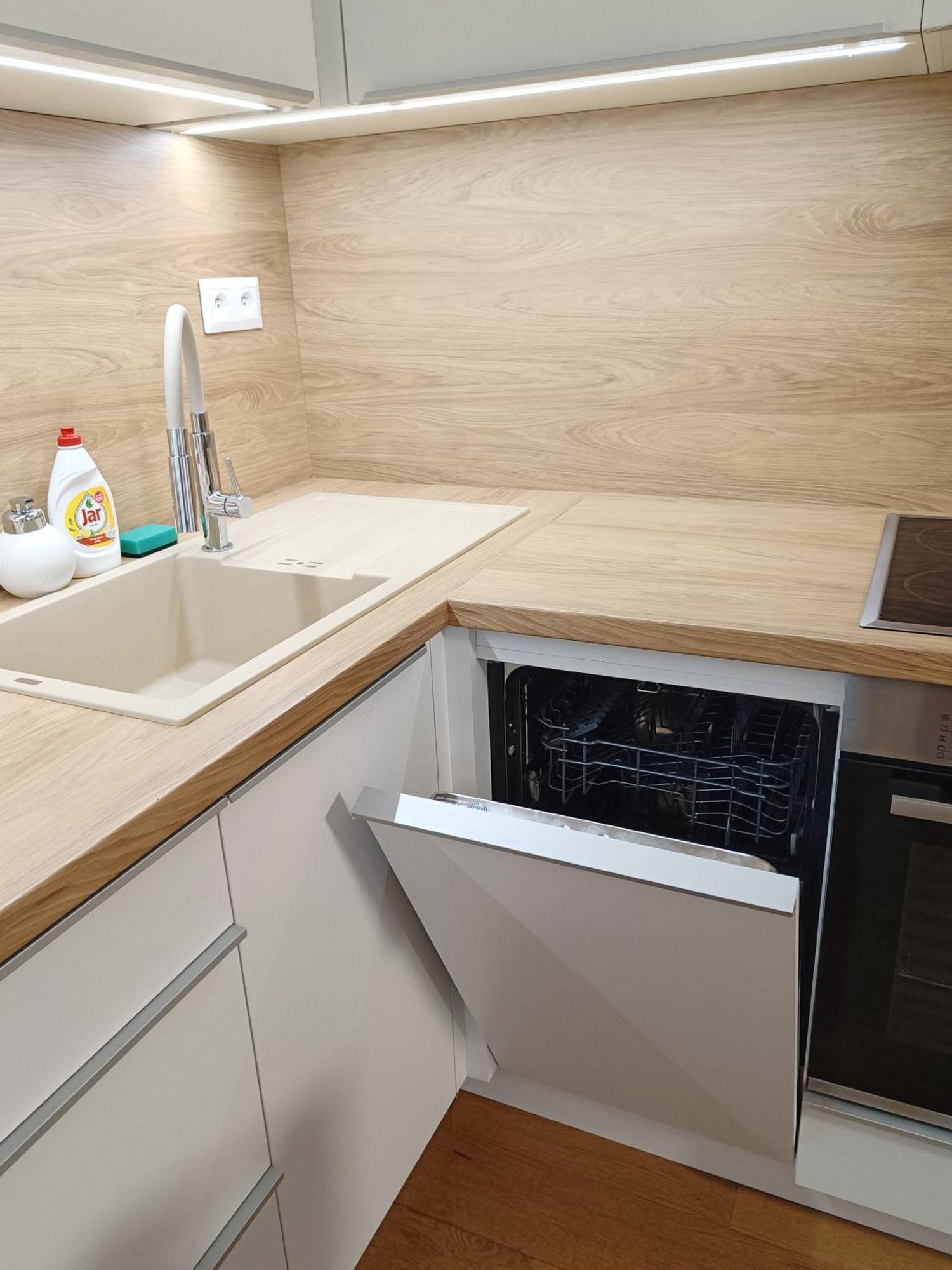 Sag Sky Park Residence Free Parking And Wi-Fi Bratislava Bagian luar foto